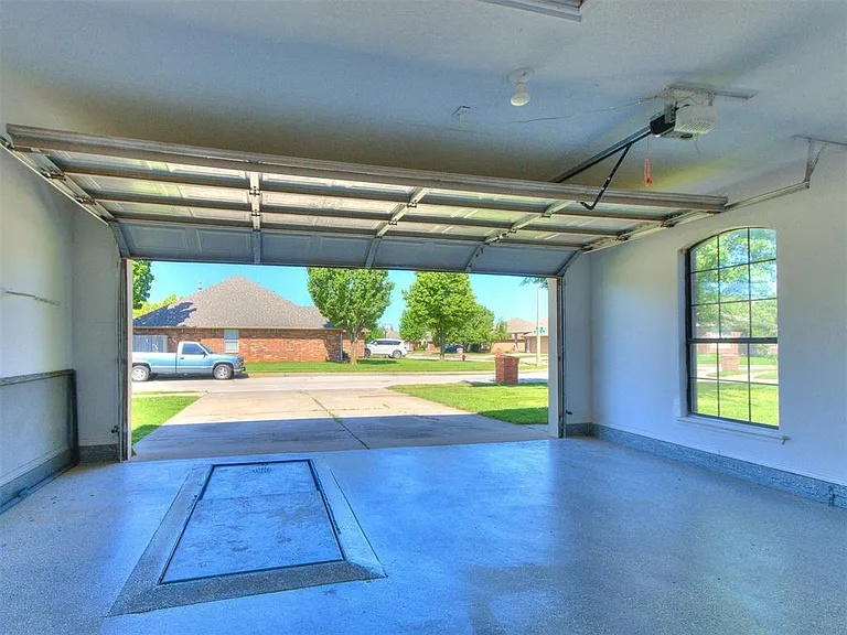 13300 S Robinson Ave — Photo 21