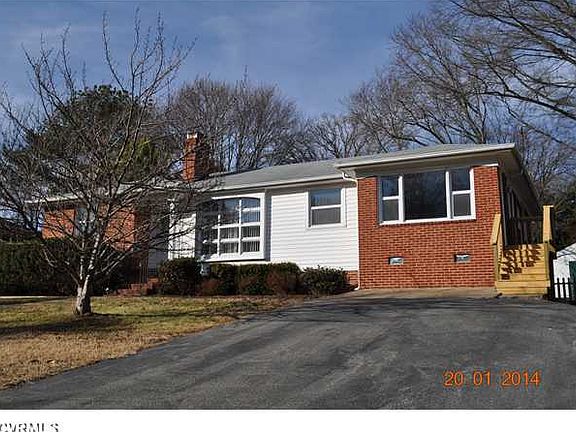 2nd image of 6238 Glyndon Ln