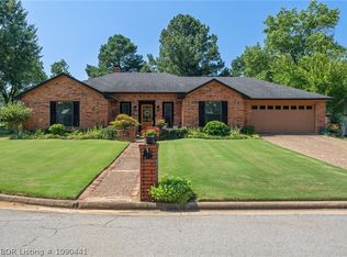 2504 Crosshill Rd, Fort Smith, AR 72908