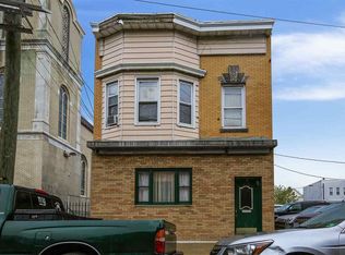 25 E 26th St, Bayonne, NJ 07002