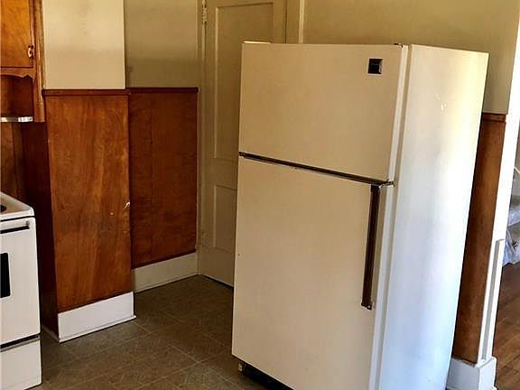 2nd image of 2054 E Market St #2054