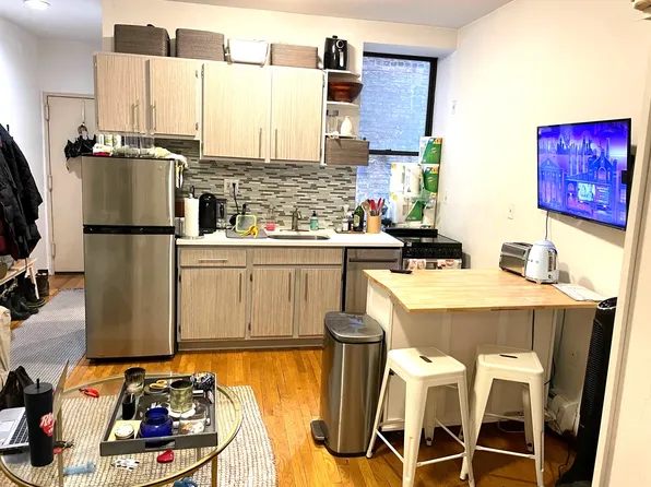 120 Sullivan St APT 1D, New York, NY 10012