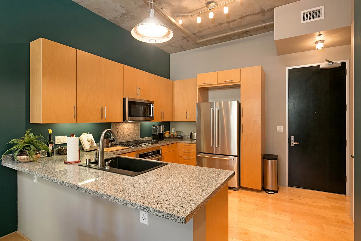 2 bed, 1094 sqft, $5,200 — Photo 4