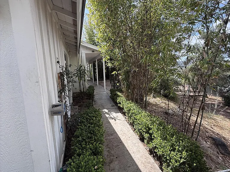9303 Crest Dr — Photo 29