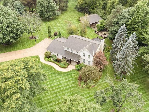 4th image of W264N6615 Hillview DRIVE