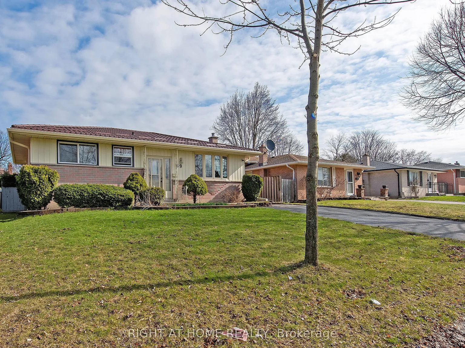 3 bed, $2,549 — Photo 2