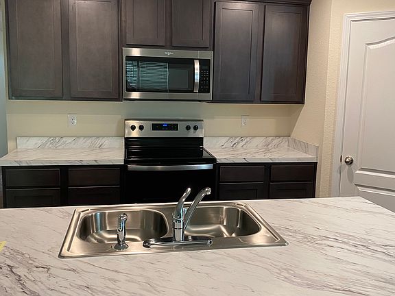 3rd image of 2084 Nottoway Woods Ln