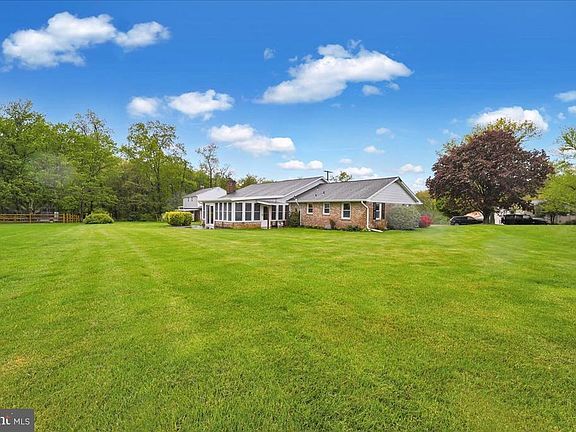 2nd image of 601 Wolsey Dr