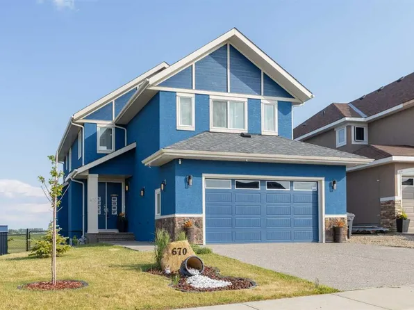 670 NW Muirfield Cres, Wheatland County, AB T0J 1Y1
