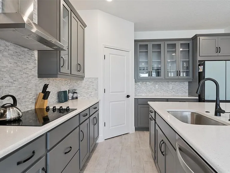 2025 Axel St — Photo 11