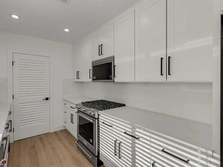 15208 Fernview St #15208 — Photo 21