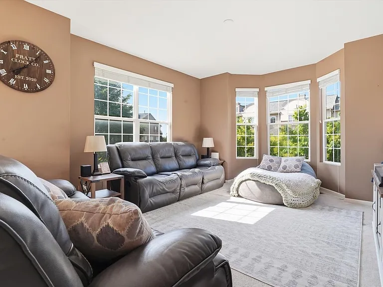 1644 Station Park Dr — Photo 3