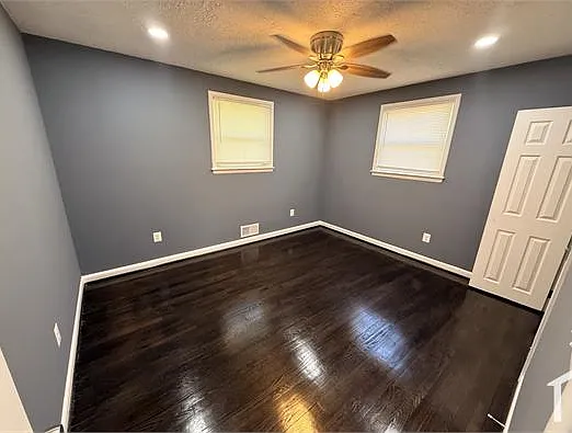 10 Walnut Ave — Photo 13