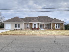 209 University Pkwy