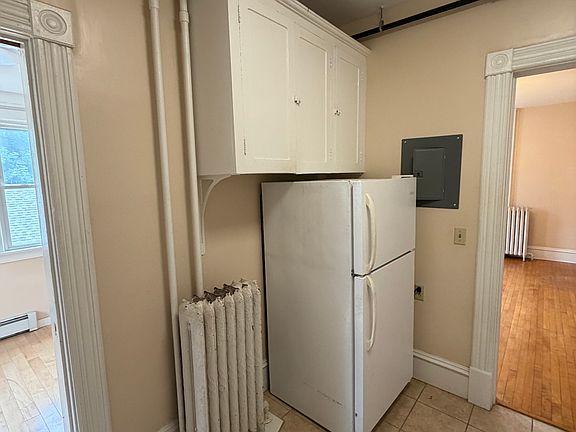 4th image of 69 N Prospect St #6