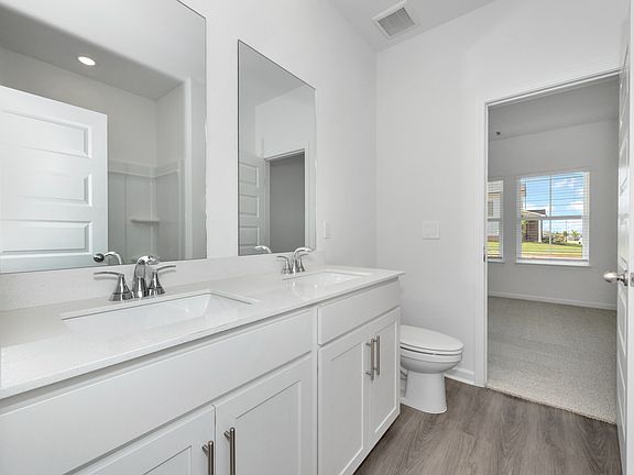 The Gibson floorplan with the Cozy White interior package.