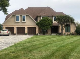 26125 S Royal Crest Ct, Crete, IL 60417