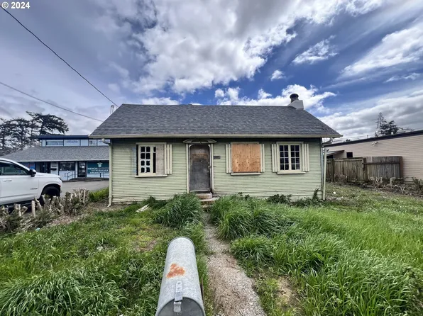 2591 Broadway Ave, North Bend, OR 97459