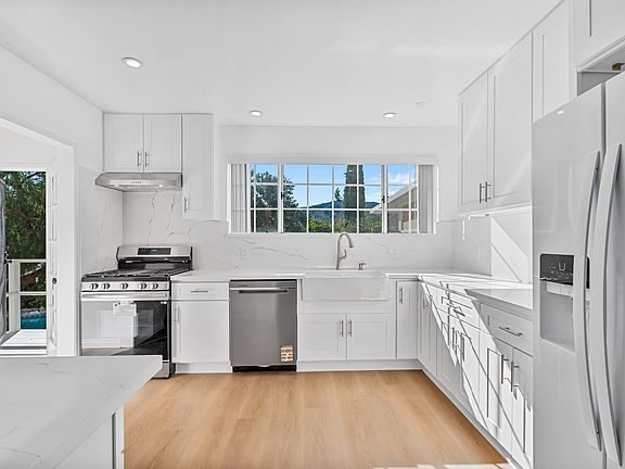 4th image of 3340 Alabama St