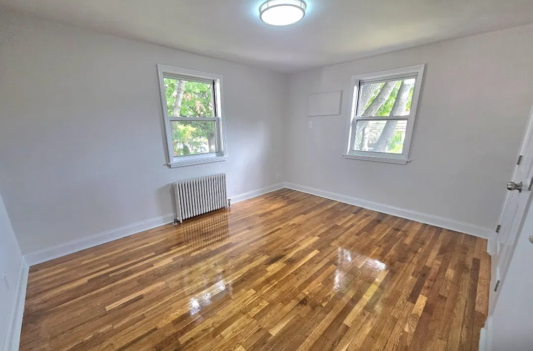 3 bed, 1100 sqft, $3,100 — Photo 3
