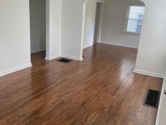 3rd image of 1902 Ashbrook Dr