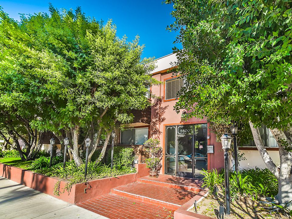 1st image of 5400 Newcastle Ave APT 4