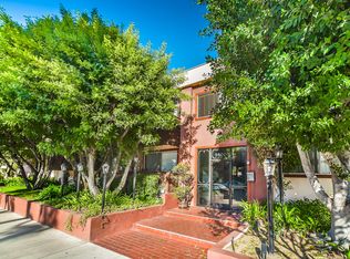 5400 Newcastle Ave APT 4, Encino, CA 91316