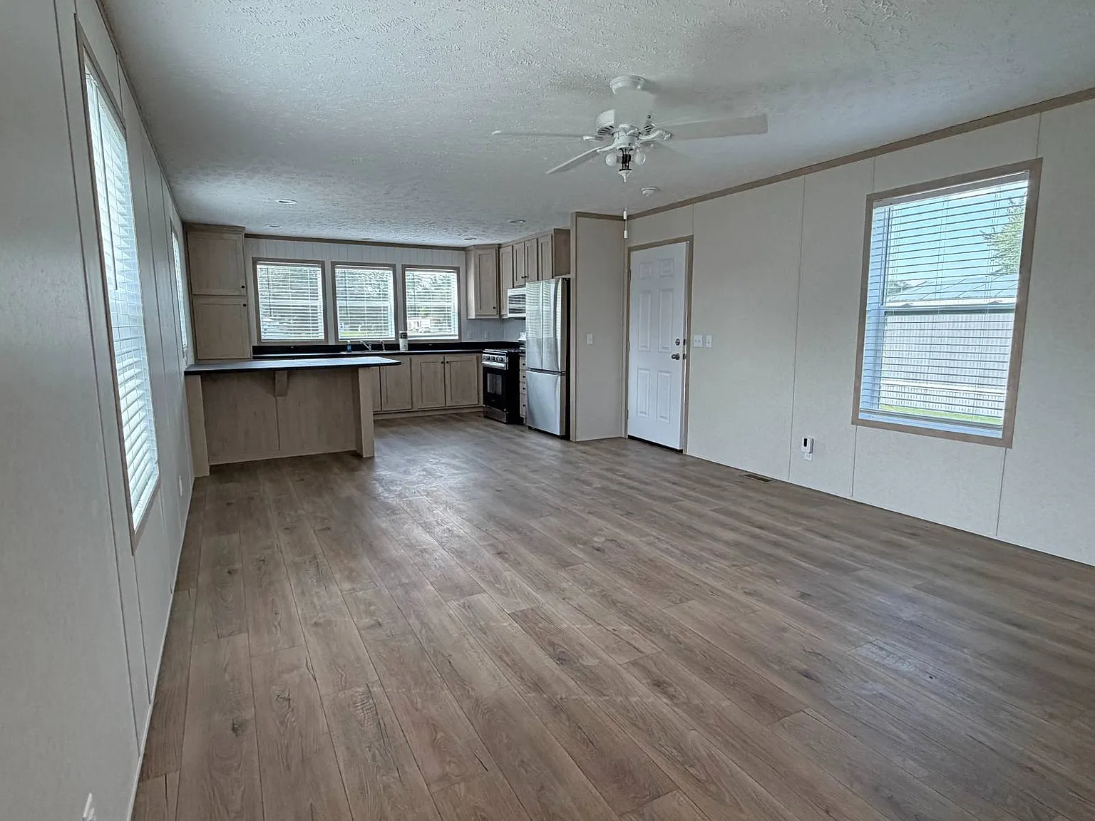 14876 Washington Rd — Photo 3