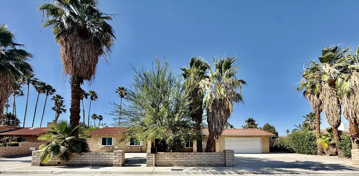 Building Photo - 2450 Tamarisk Rd