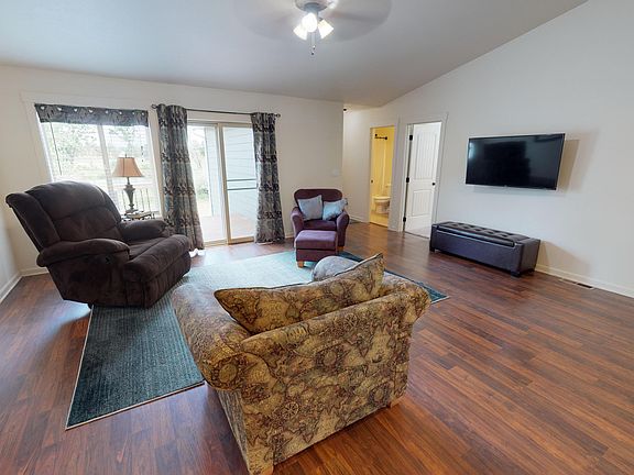 5th image of 231 Kuchenski Dr