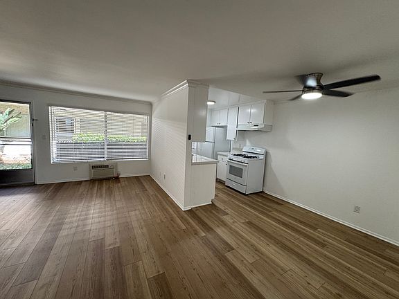 2nd image of 1530 Purdue Ave #3