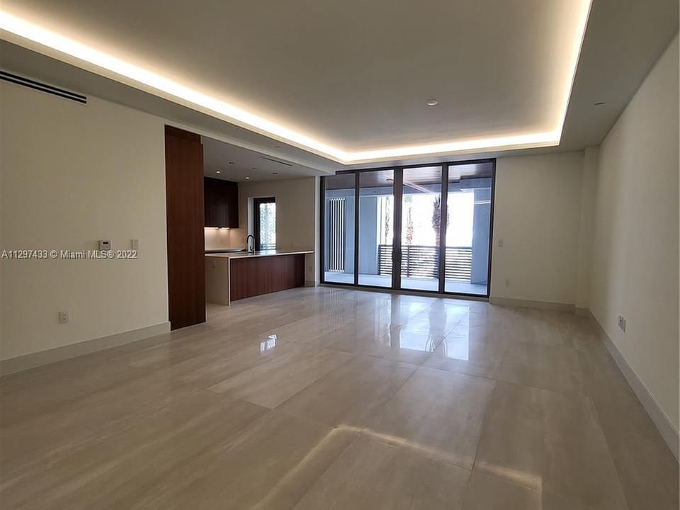 1st image of 515 Valencia Ave #203