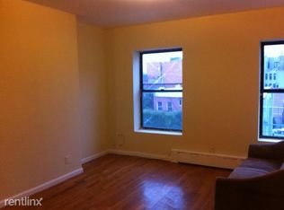 369 Broadway, Brooklyn, NY 11211