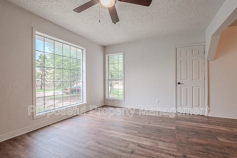 3 bed, 1.0 bath, 1519 sqft, $1,450 — Photo 4