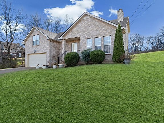 3rd image of 105 Hanover Ct
