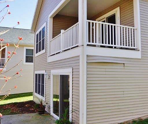 4th image of 3017 Village Ct #7