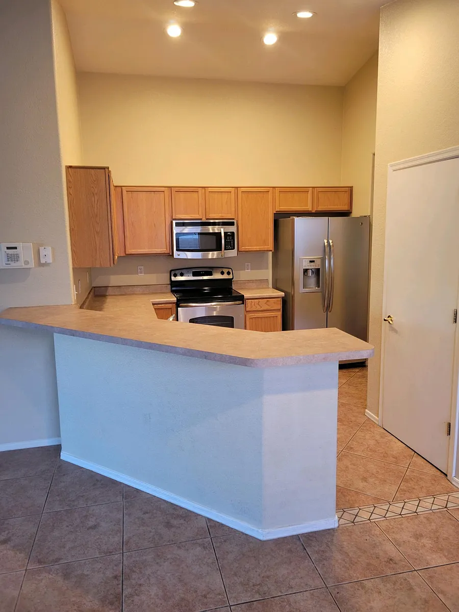 Building Photo - 505 E Cactus Mountain Dr