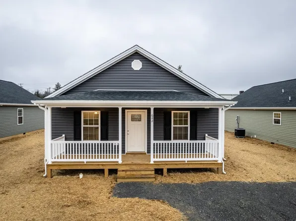 642 2nd St, Shenandoah, VA 22849