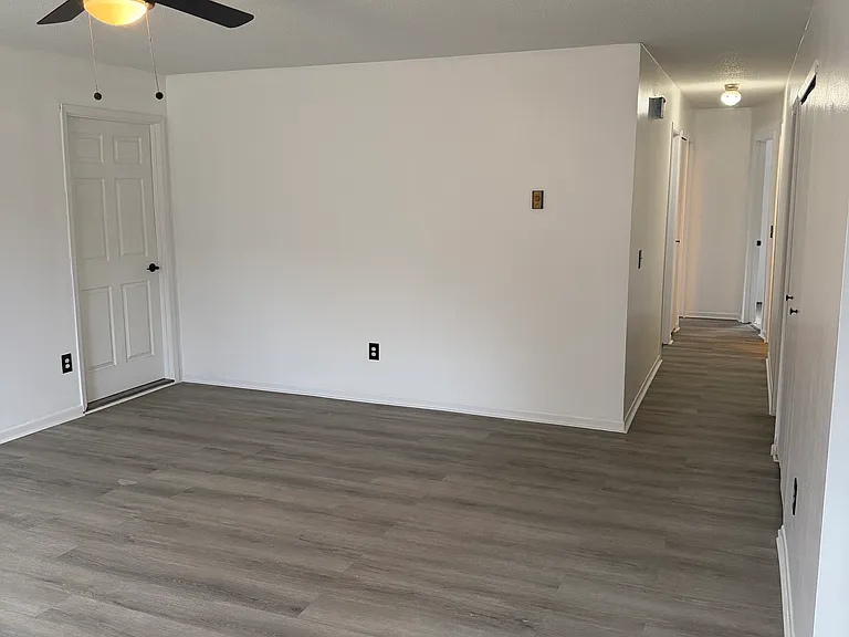 4837 W Bancroft St — Photo 17