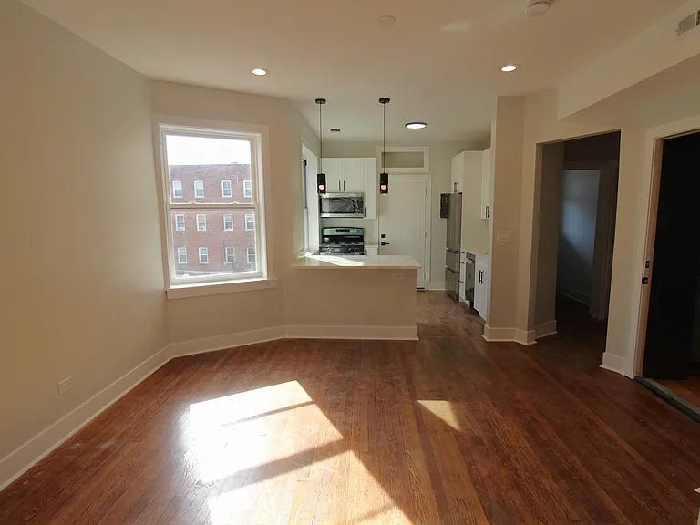 956 N Winchester Ave #2S — Photo 4