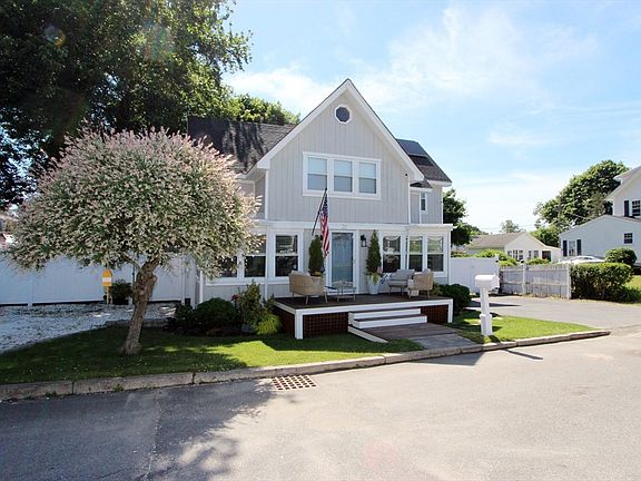 5th image of 22 Maple St