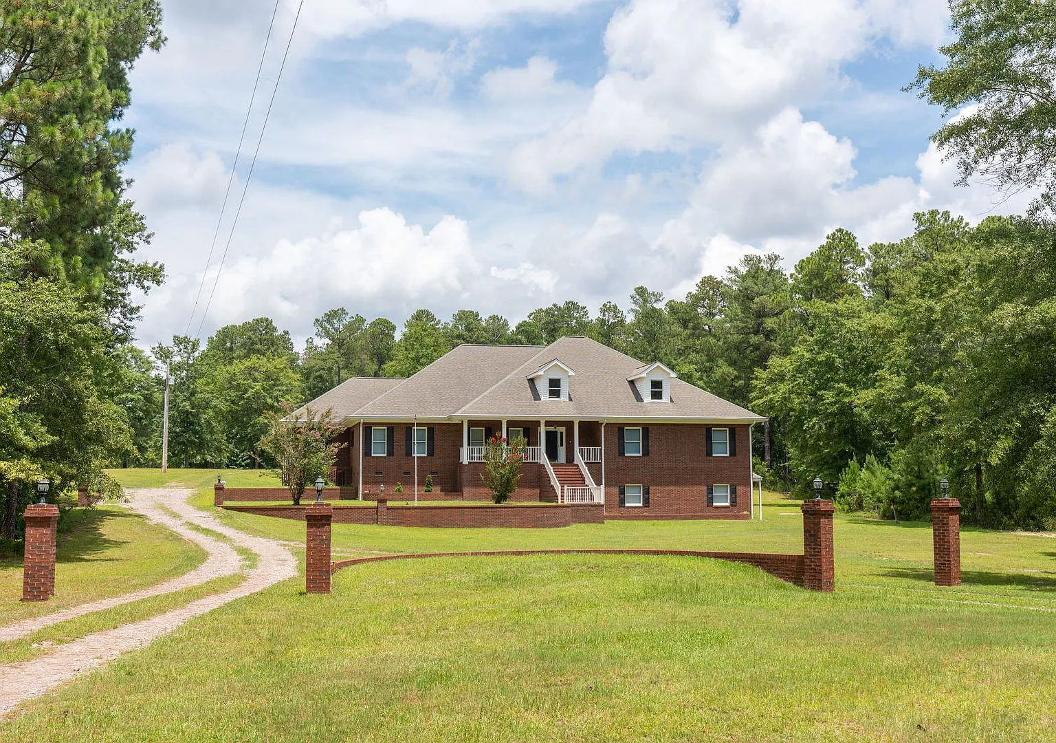 785 Glenwood Drive — Photo 1