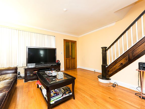 3rd image of 14771 Hoover Ave