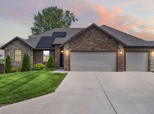 869 E Striper Dr, Nixa, MO 65714