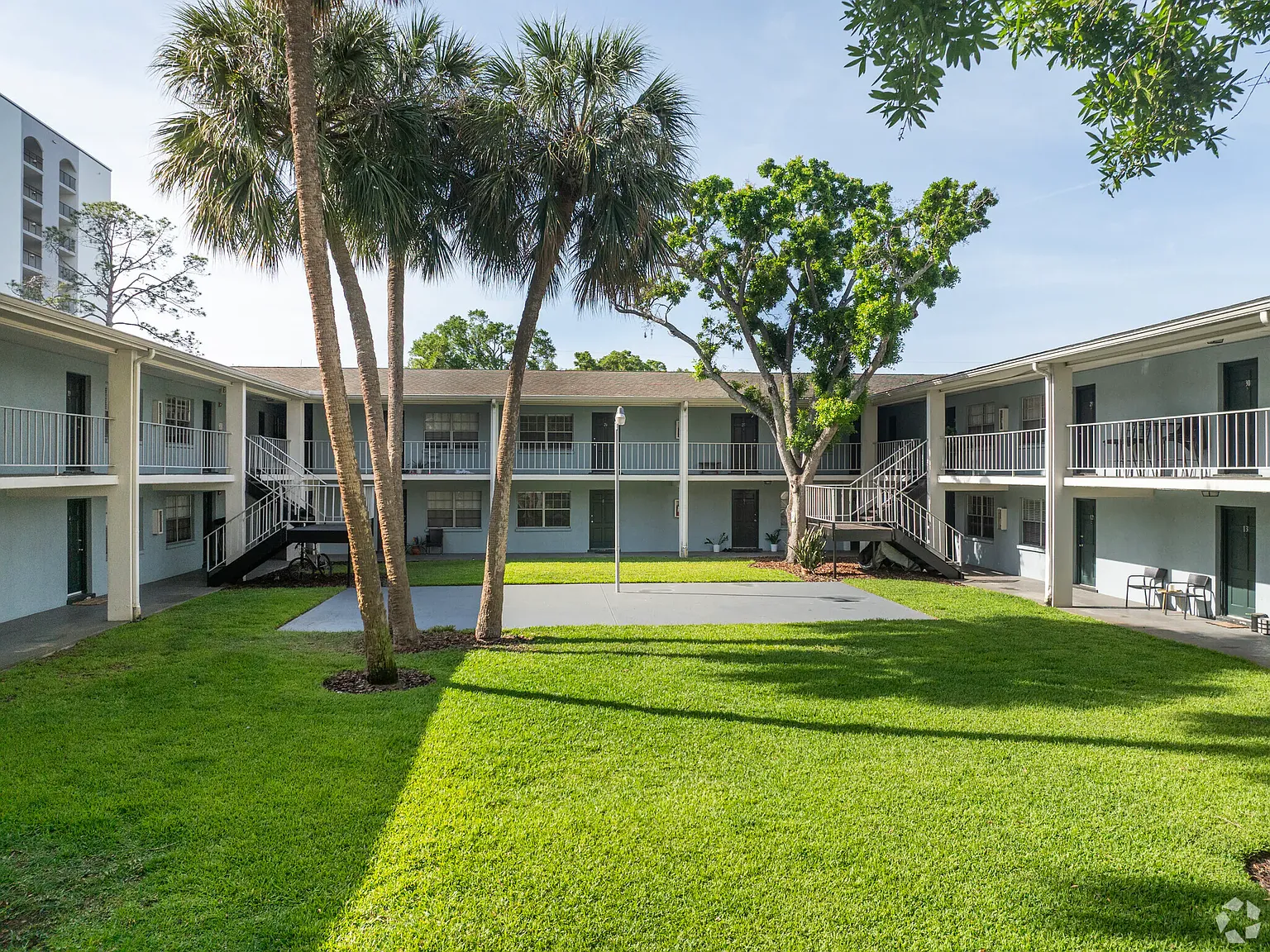 Tara House West Apartments — Photo 2