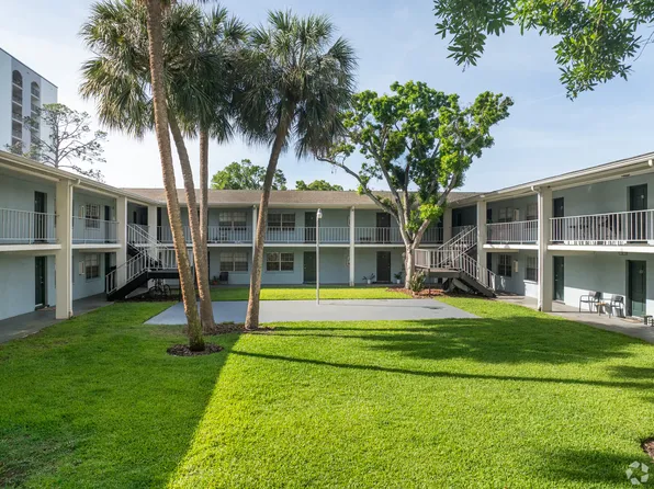 Tara House West Apartments