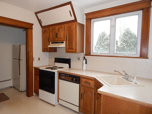 3rd image of 470 Washington Ave