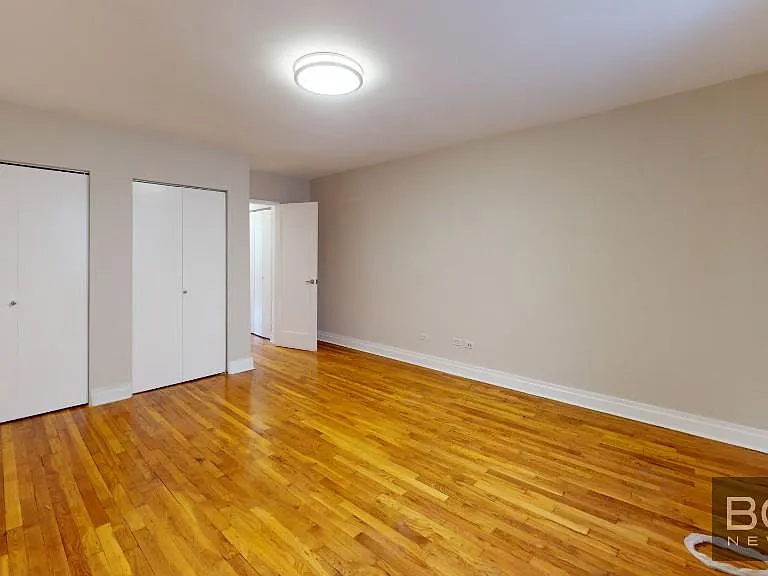 37-30 73rd St #4P — Photo 10