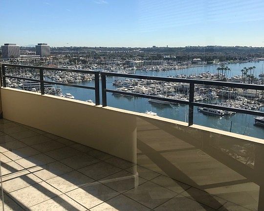 4th image of 4335 Marina City Dr