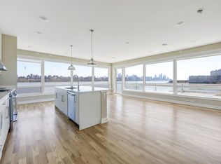 12 Main St #320, Edgewater, NJ 07020